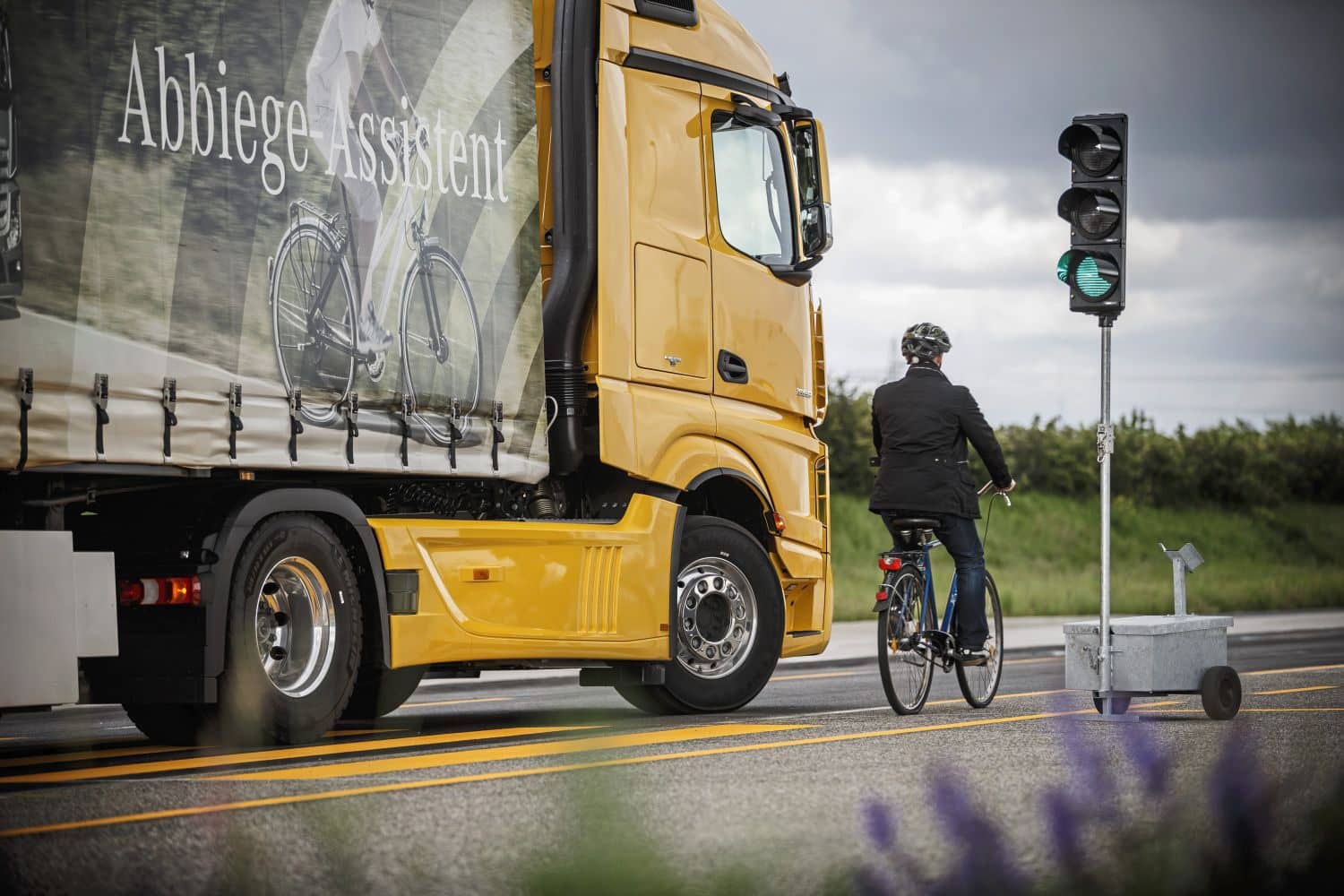 16C465 19 Daimler AG 0x0