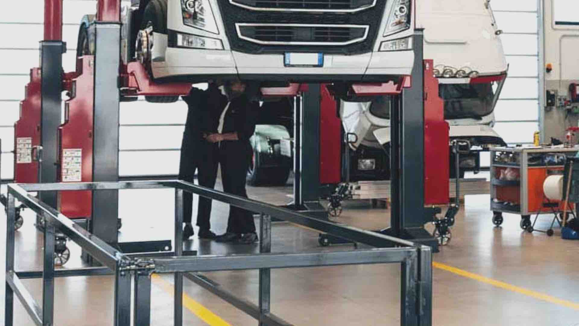 Prenotazione e svolgimento delle revisioni fuori sede dei mezzi pesanti tramite gli Studi di consulenza automobilistica. Nota MIT e Sentenza TAR del Lazio.