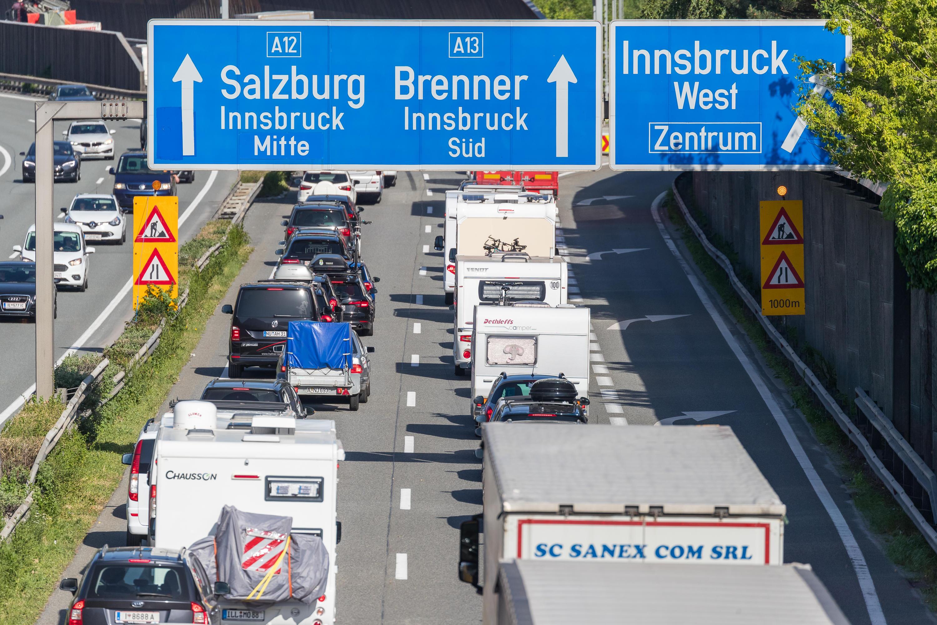 oesterreich tirol autobahn ferien stau brenner