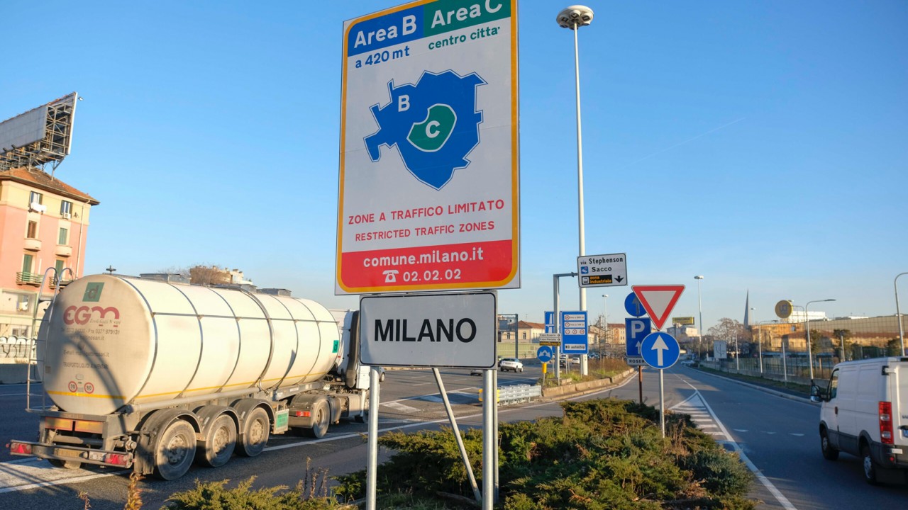 Area B Milano 004 copia FillWzEyODAsNzIwXQ.jpeg