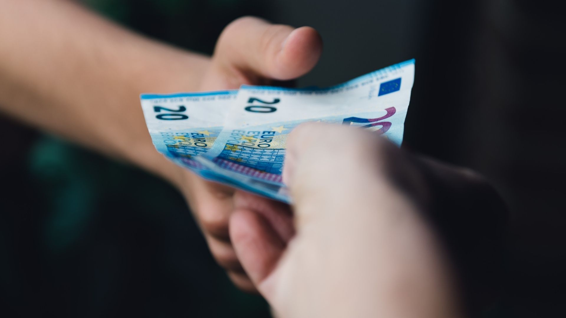 Ispettorato del Lavoro. Tracciabilita dei pagamenti e applicabilita del cumulo giuridico ex art. 8 L. n. 689 1981