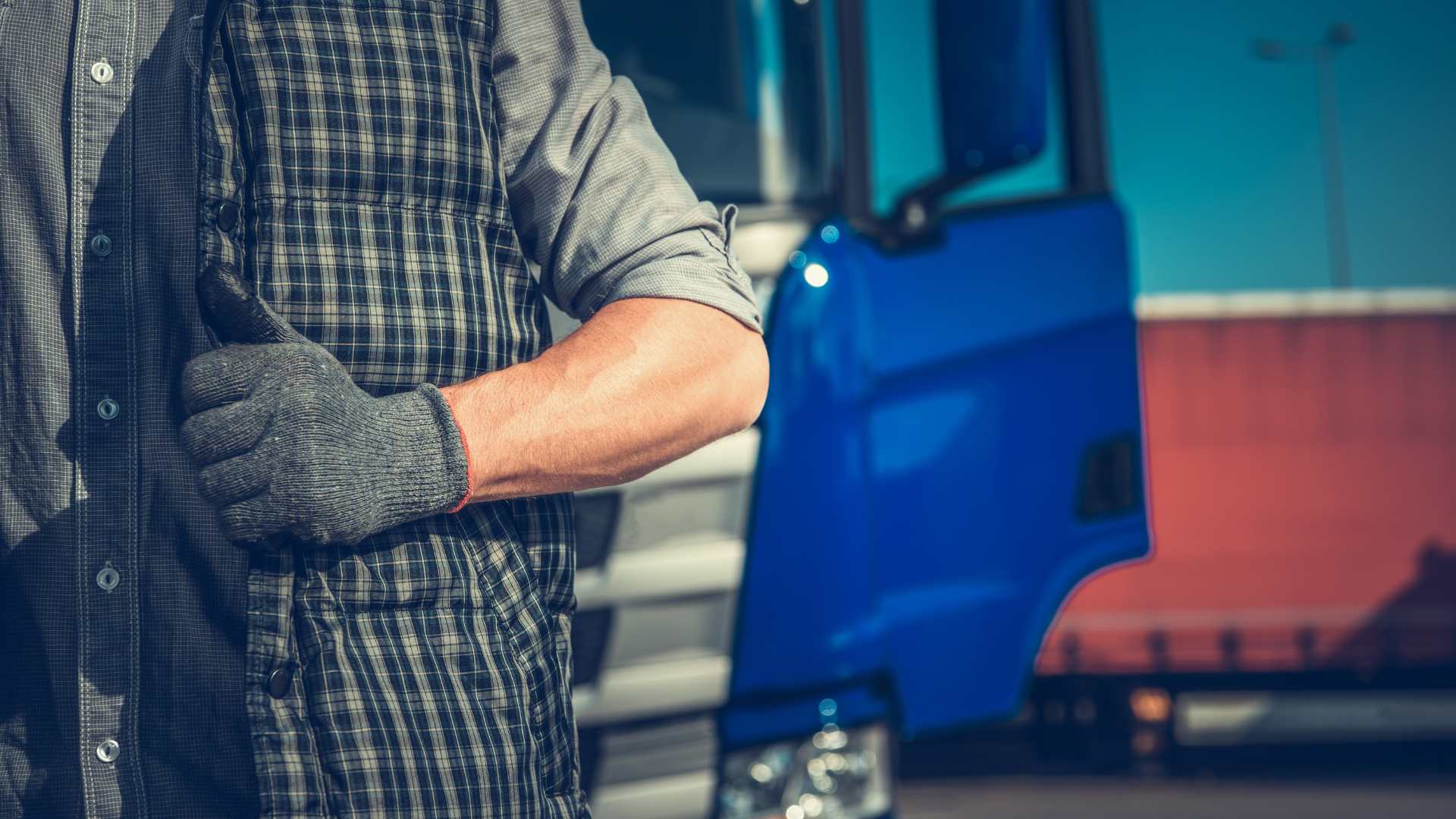 Sentenza Cassazione 4 agosto 2025 Criteri per distinguere lappalto dal contratto di trasporto e ricadute operative per committenti vettori principali e sub vettori.