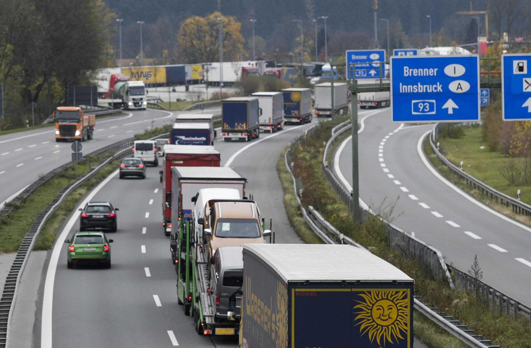 TIROLO divieti transito tir tirolo 1 v6