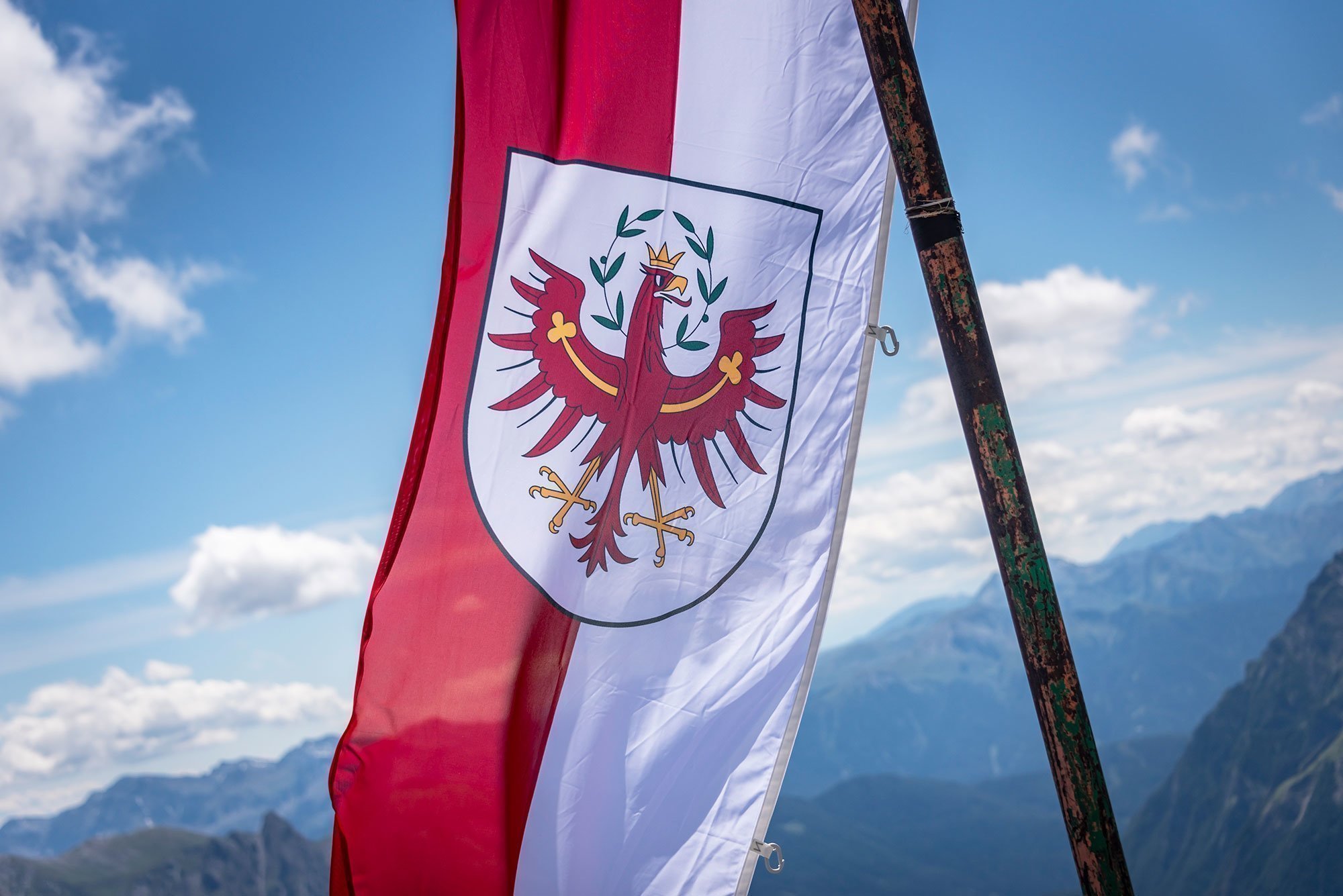 Tirolo bandiera 001 v3