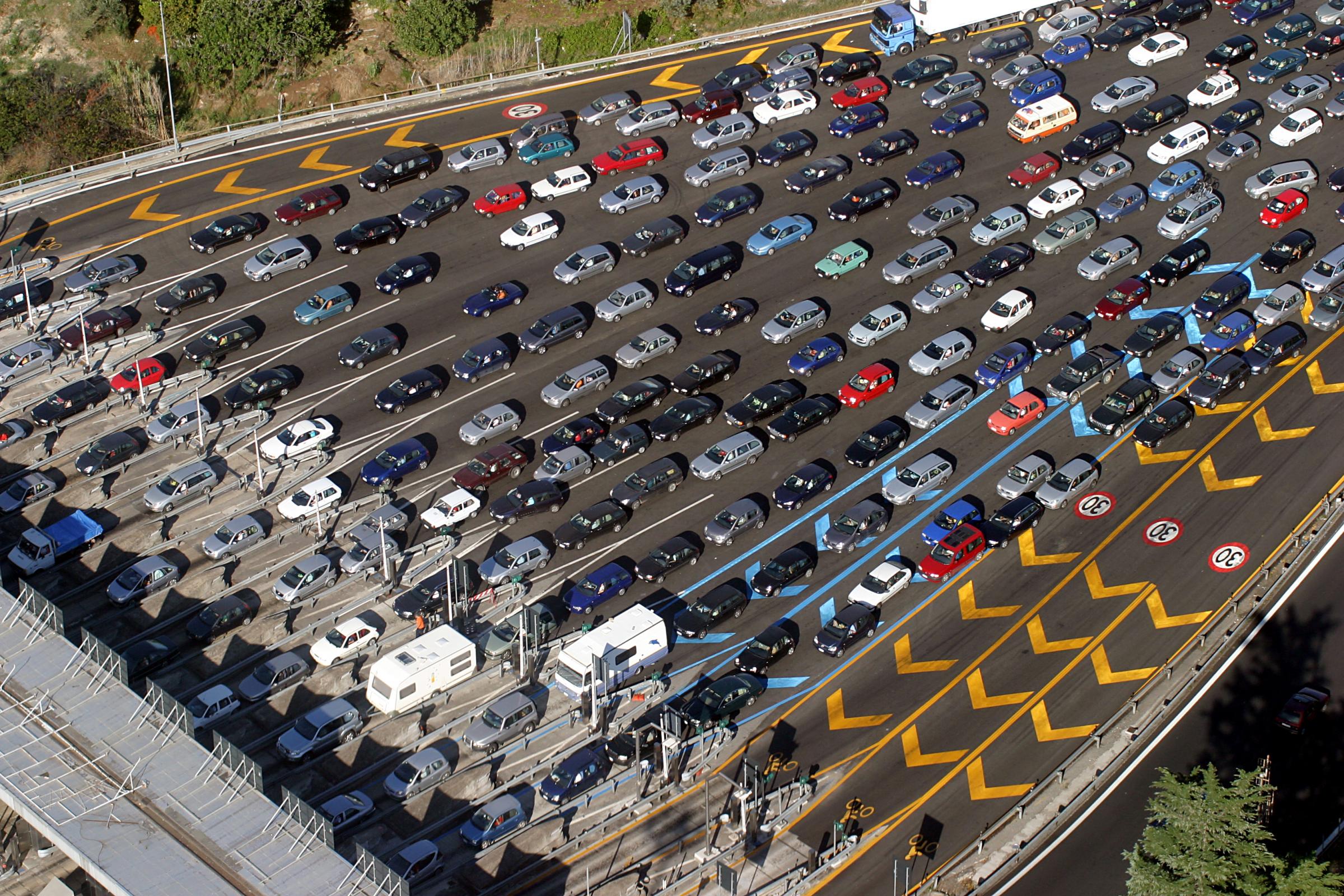 traffico autostrada 1980 x 1080 002