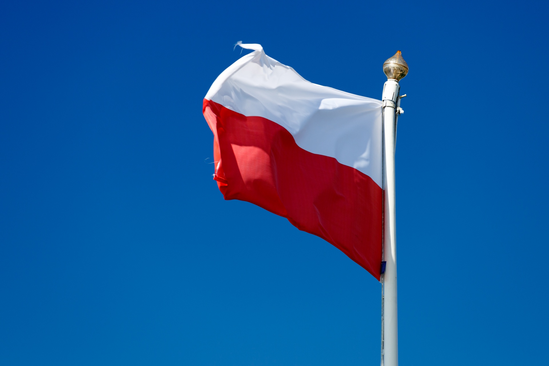 polish flag in the sky 1443282322Dgf v2